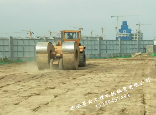 沖擊壓路機出租
