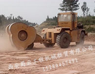   沖擊式壓路機出租